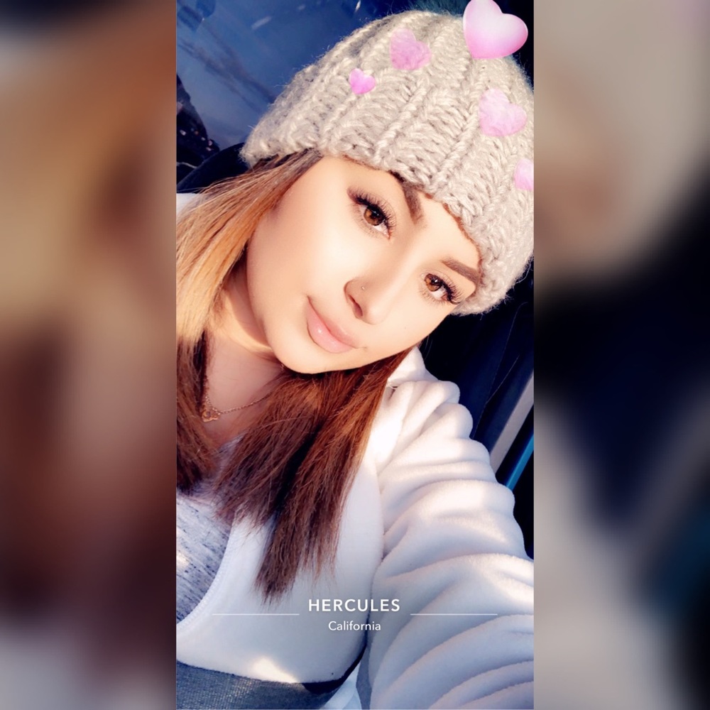 Meet your Posher, Crystal